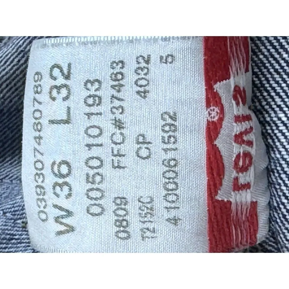 Levis 501 Jeans Men Med Wash Straight‎ Leg Button Fly 36Wx32L.